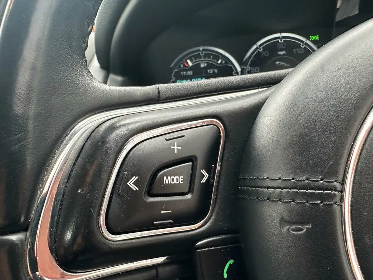 2014-jaguar-xj-series-30td-xj-premium-luxury-lwb-big-28