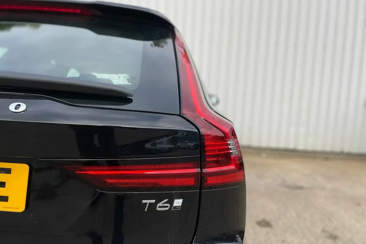 2024-volvo-v90-20-t6-plus-345bhp-dark-big-19
