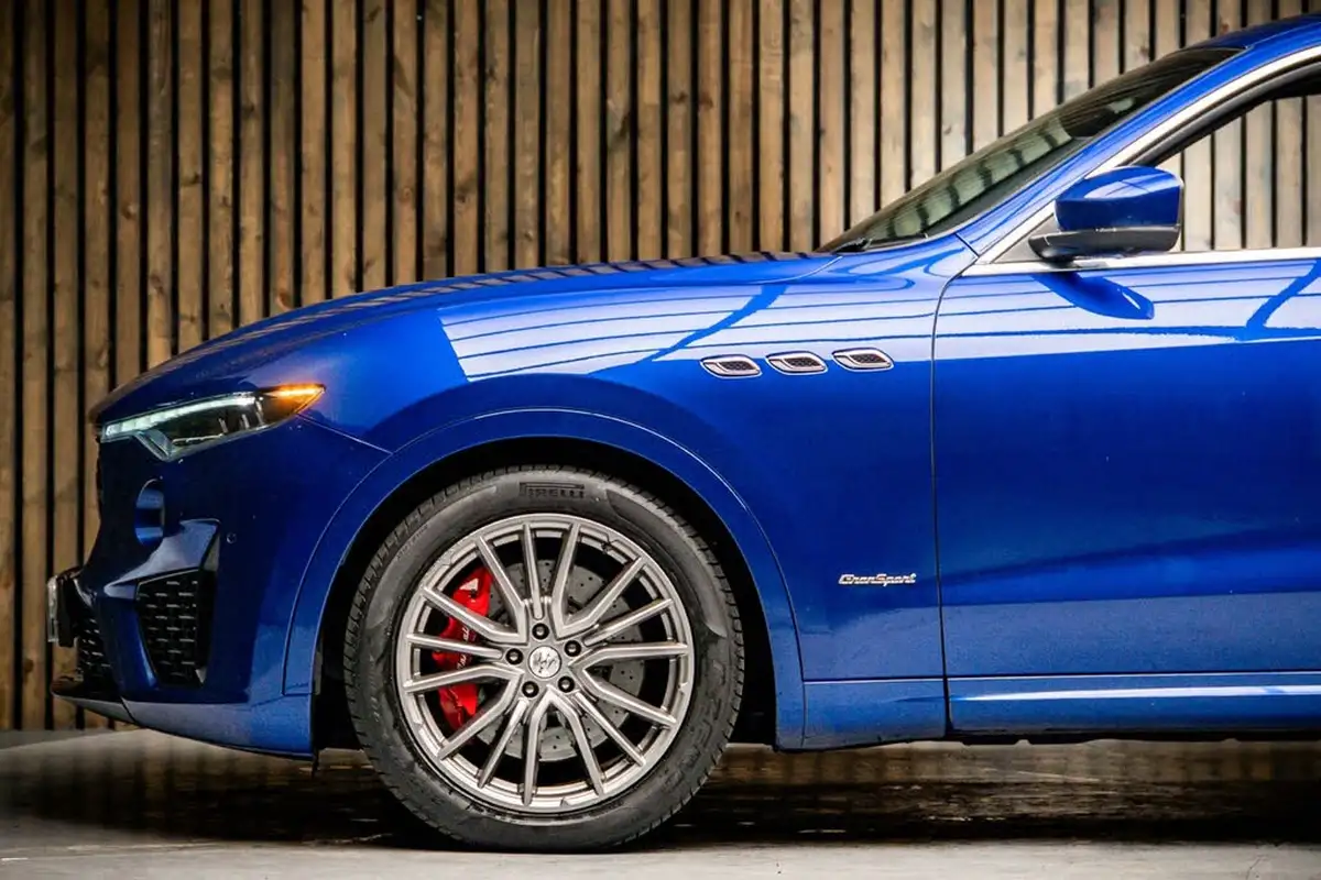 2021-maserati-levante-30-gransport-big-8