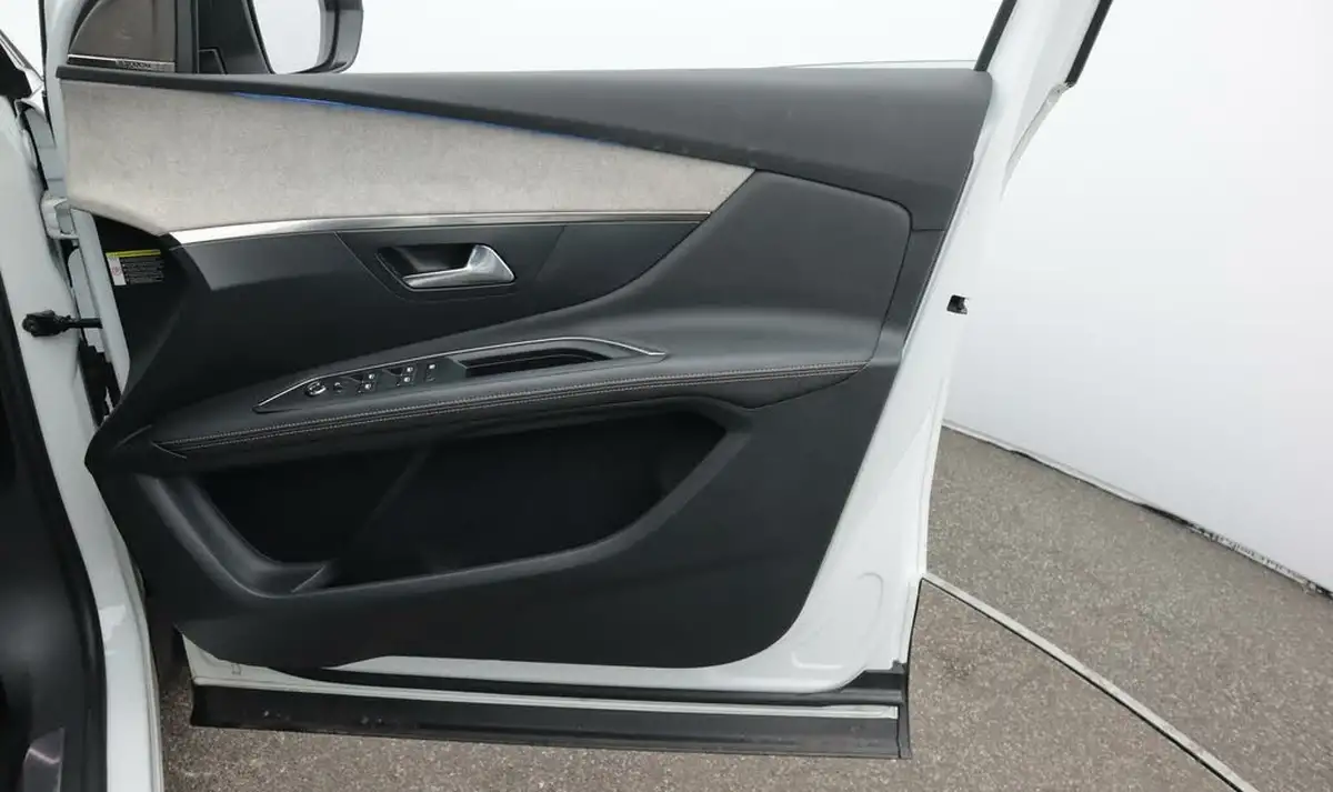 2022-peugeot-3008-suv-12-puretech-gt-premium-big-15