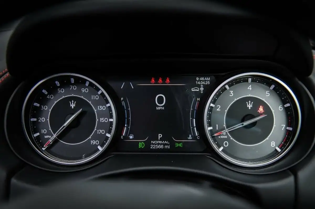 2021-maserati-levante-30-gransport-big-12