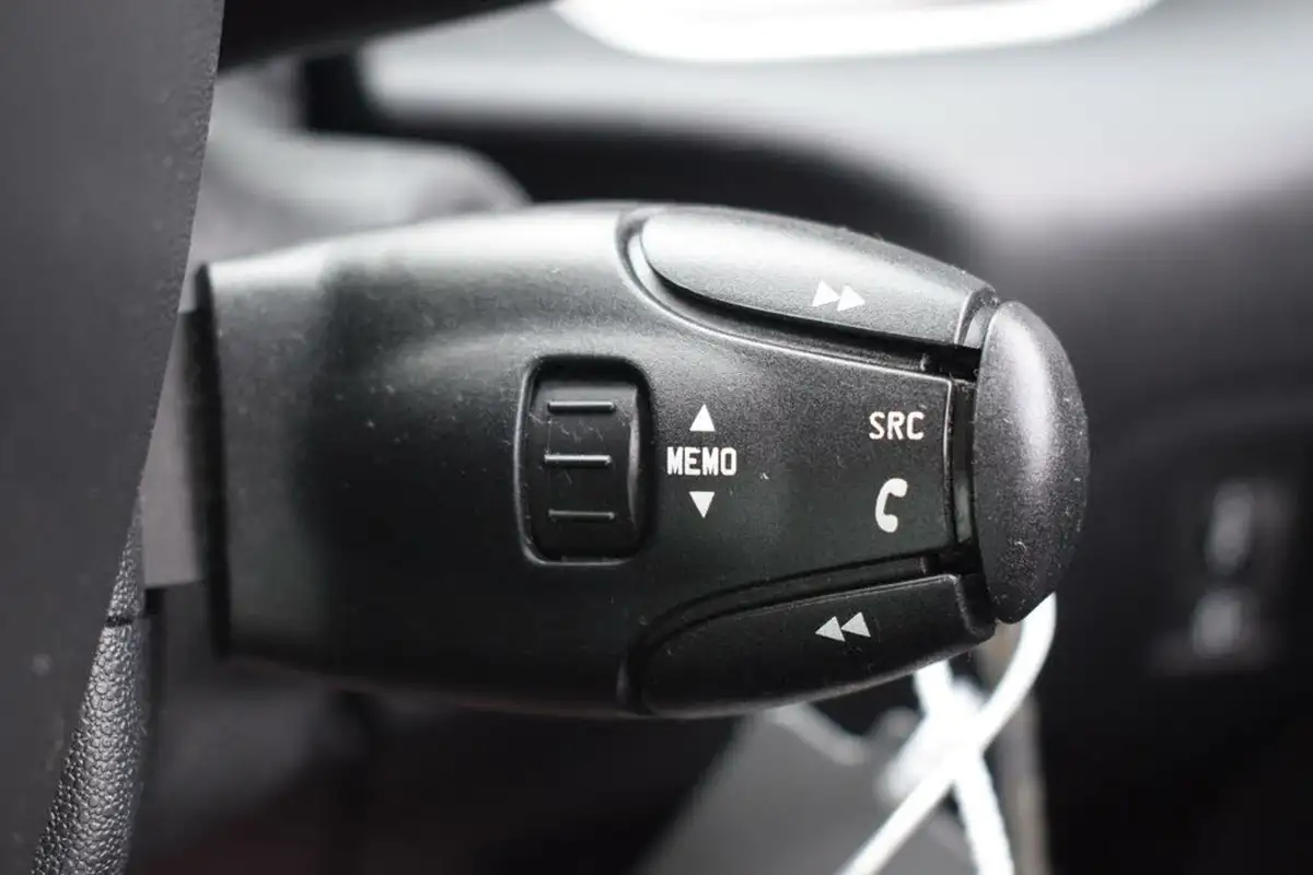 2015-citroen-c3-picasso-16td-vtr-big-19