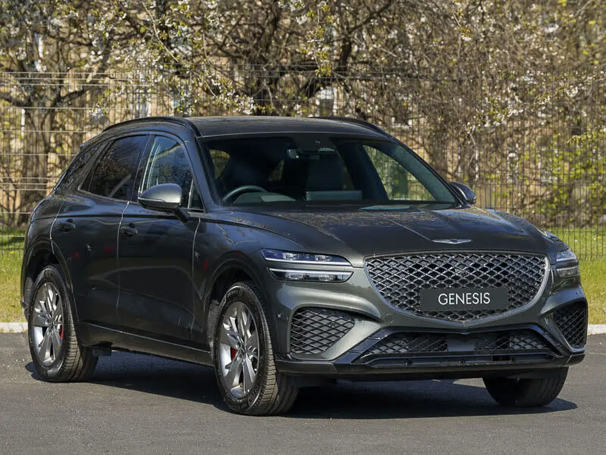 2025-genesis-gv70-big-0