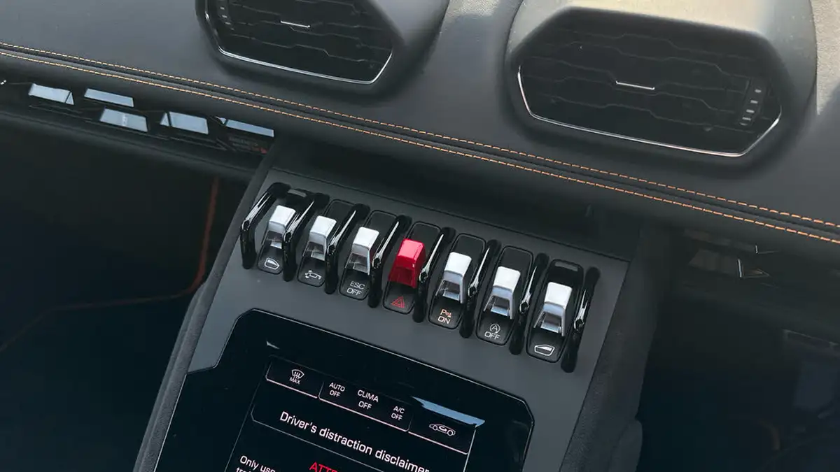 2023-lamborghini-huracan-52-tecnica-big-14