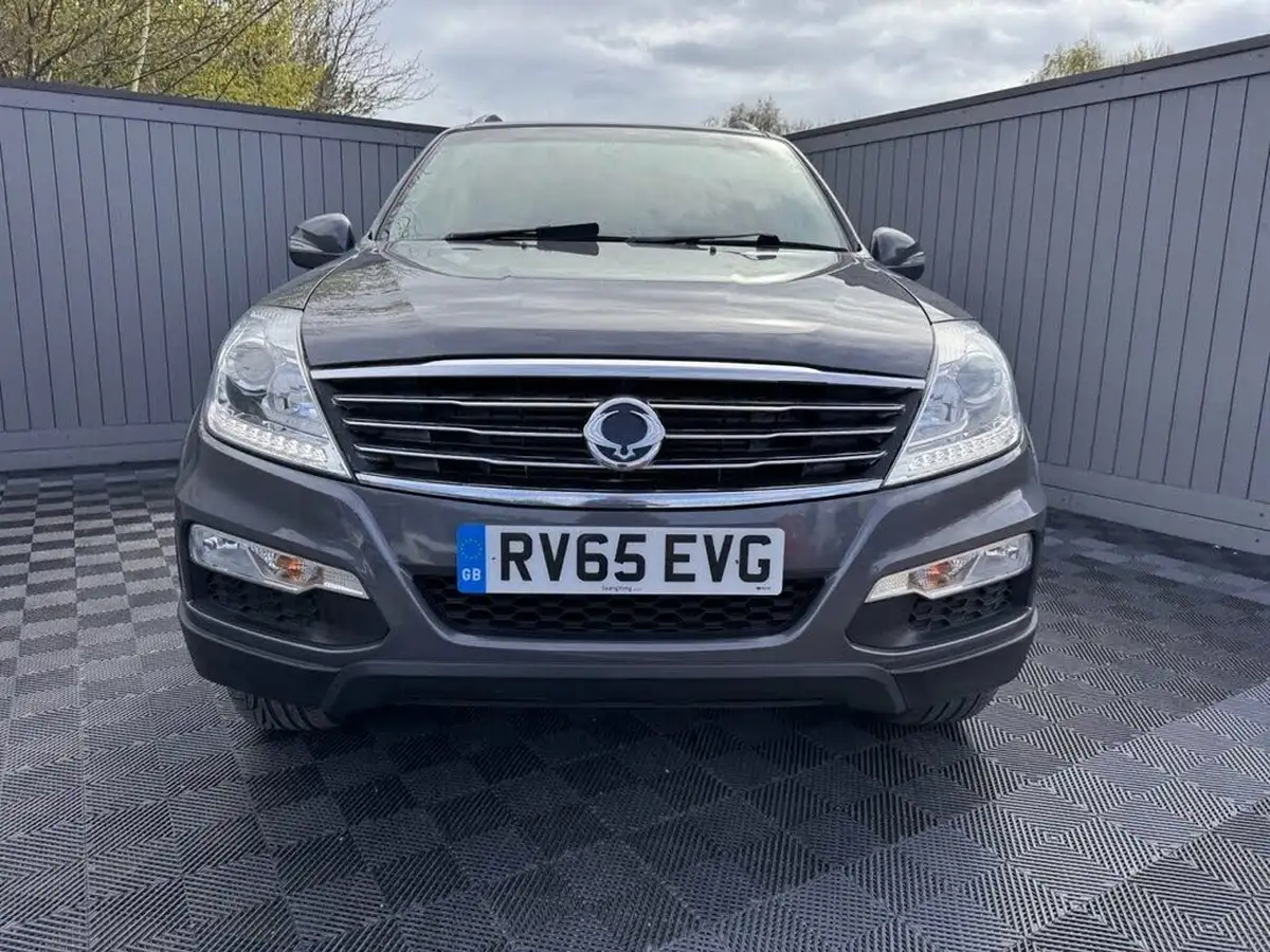 2015-kgm-ssangyong-rexton-w-20td-ex-t-tronic-big-3