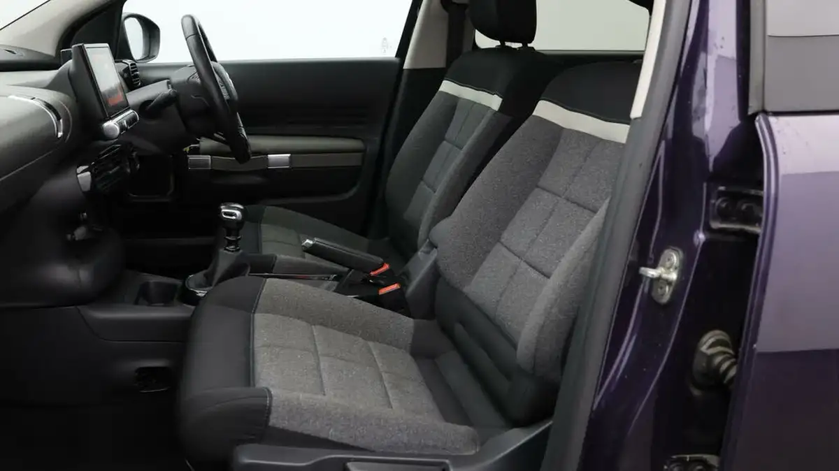 2019-citroen-c4-cactus-12-puretech-flair-110ps-big-13