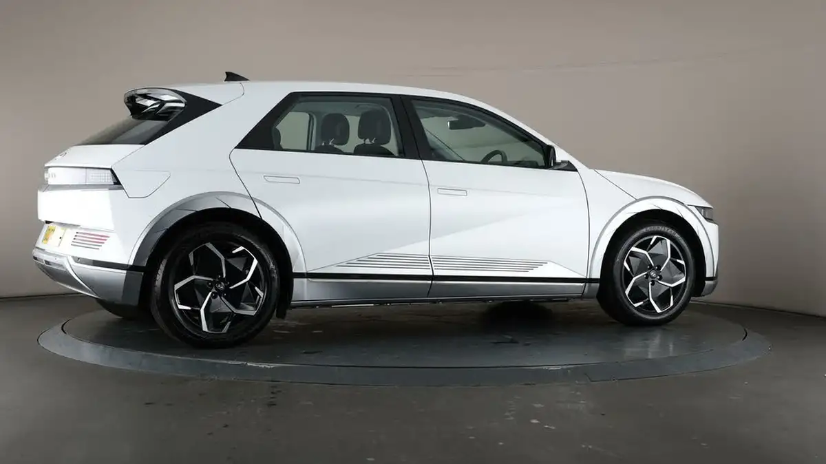 2022-hyundai-ioniq-5-e-premium-217ps-73kwh-rwd-big-54