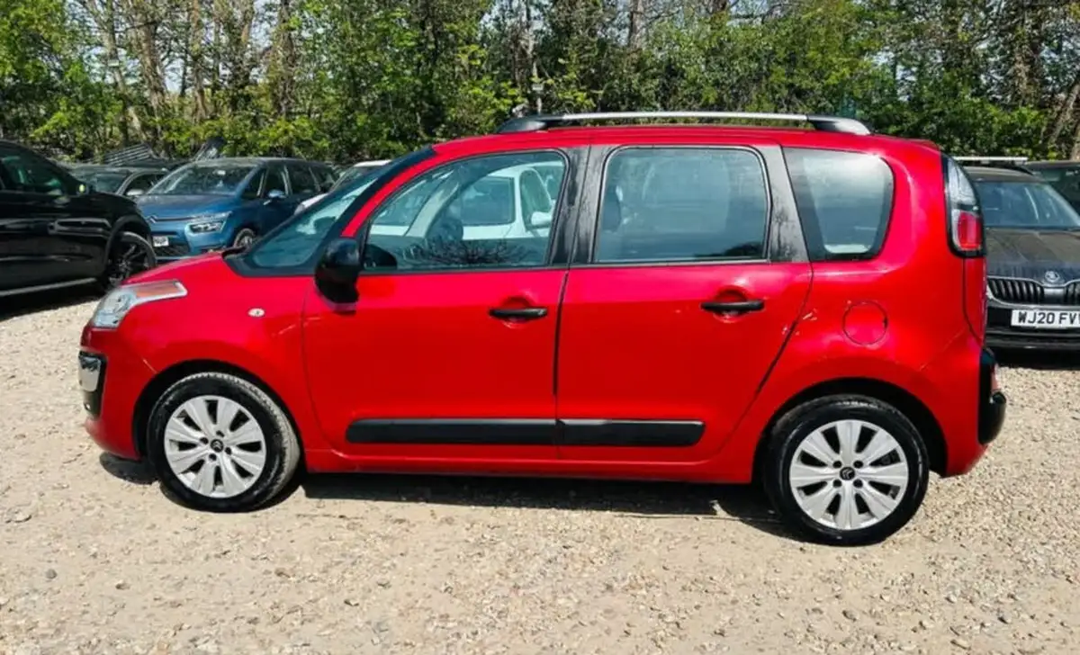 2017-citroen-c3-picasso-16bluehdi-edition-big-7