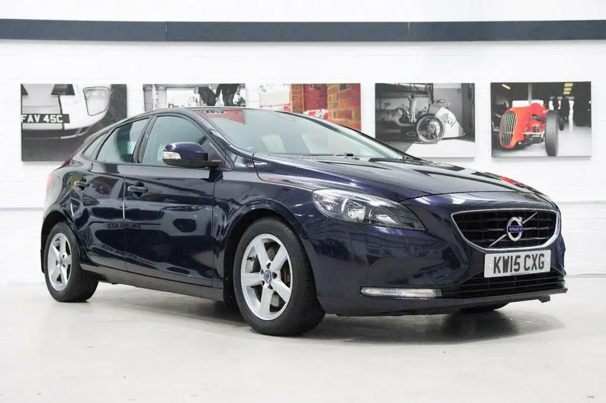2015-volvo-v40-20td-d2-es-nav-geartronic-big-0