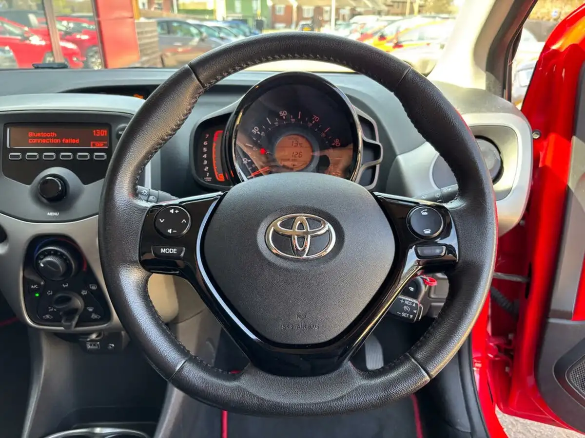 2018-toyota-aygo-10-vvt-i-x-play-71bhp-5d-big-16