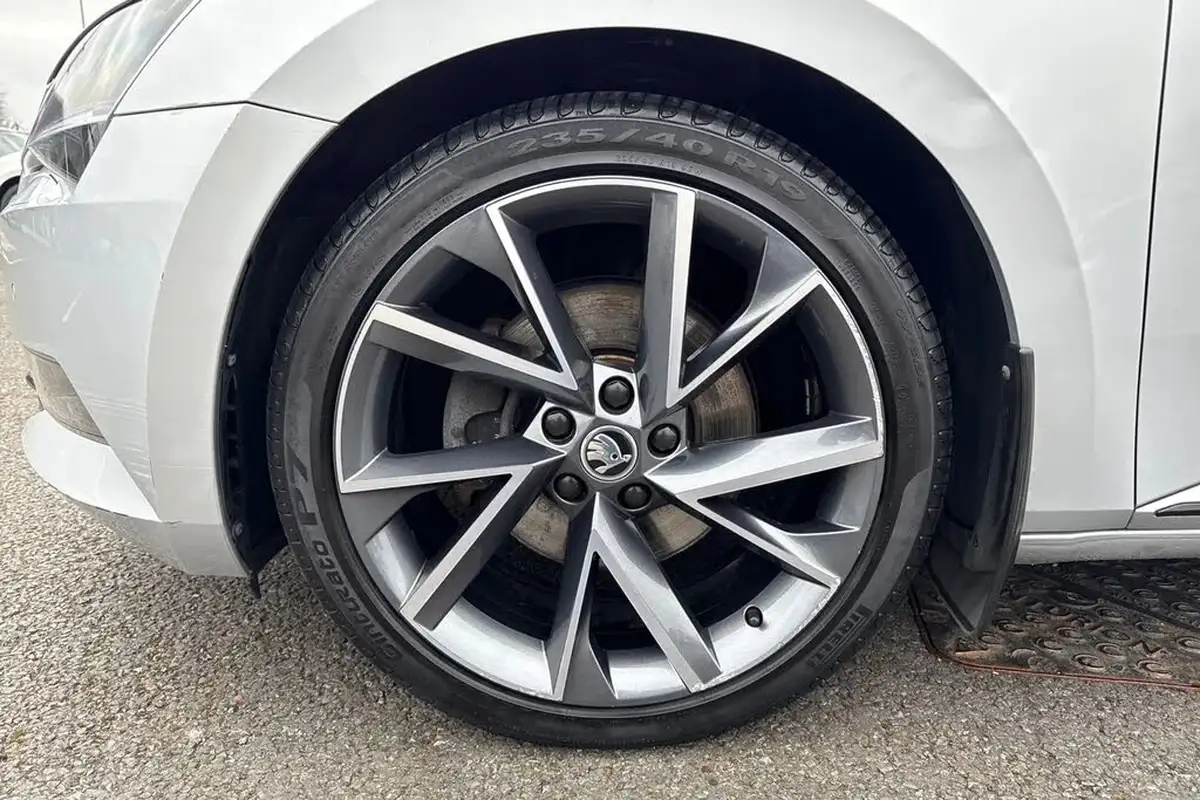 2019-skoda-superb-20tdi-sportline-plus-190ps-hatchback-dsg-big-12