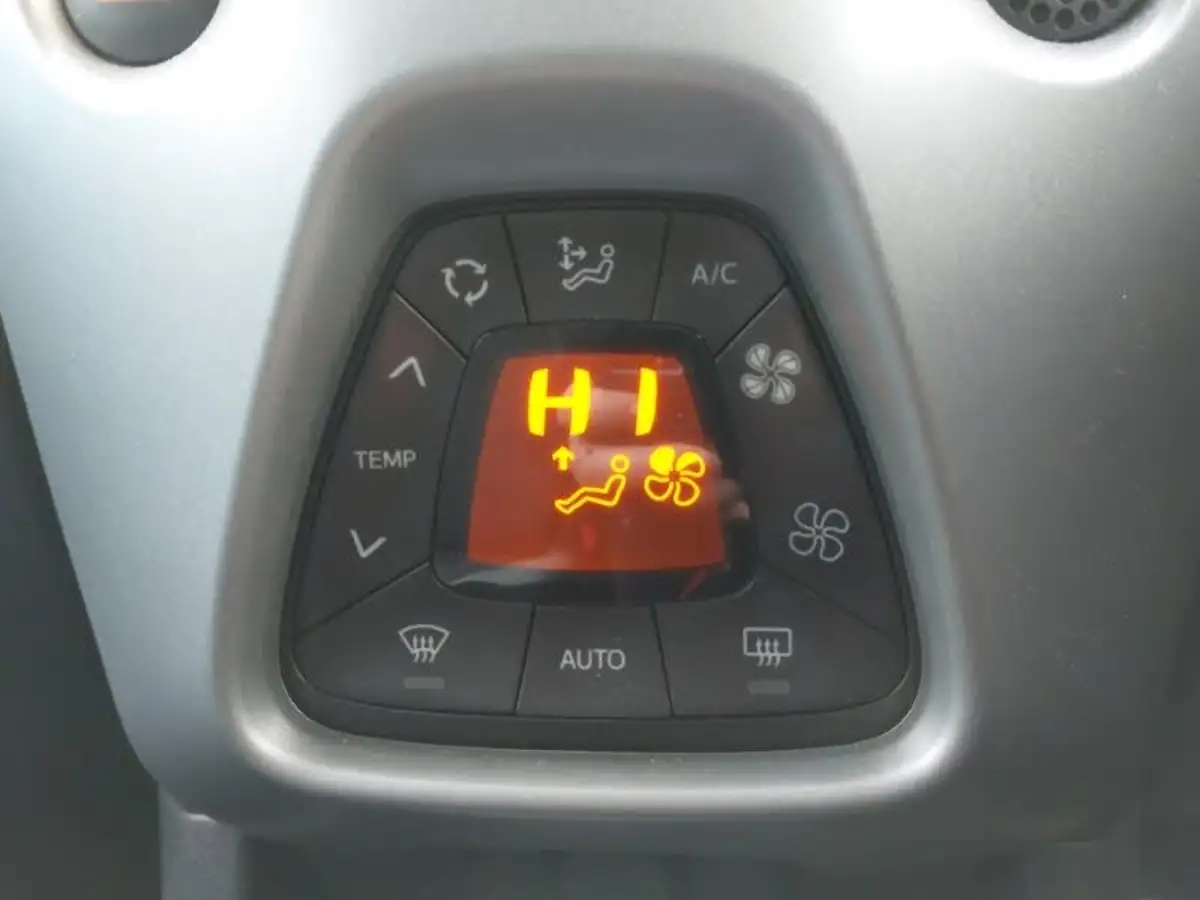 2019-toyota-aygo-10-vvt-i-x-plore-big-17
