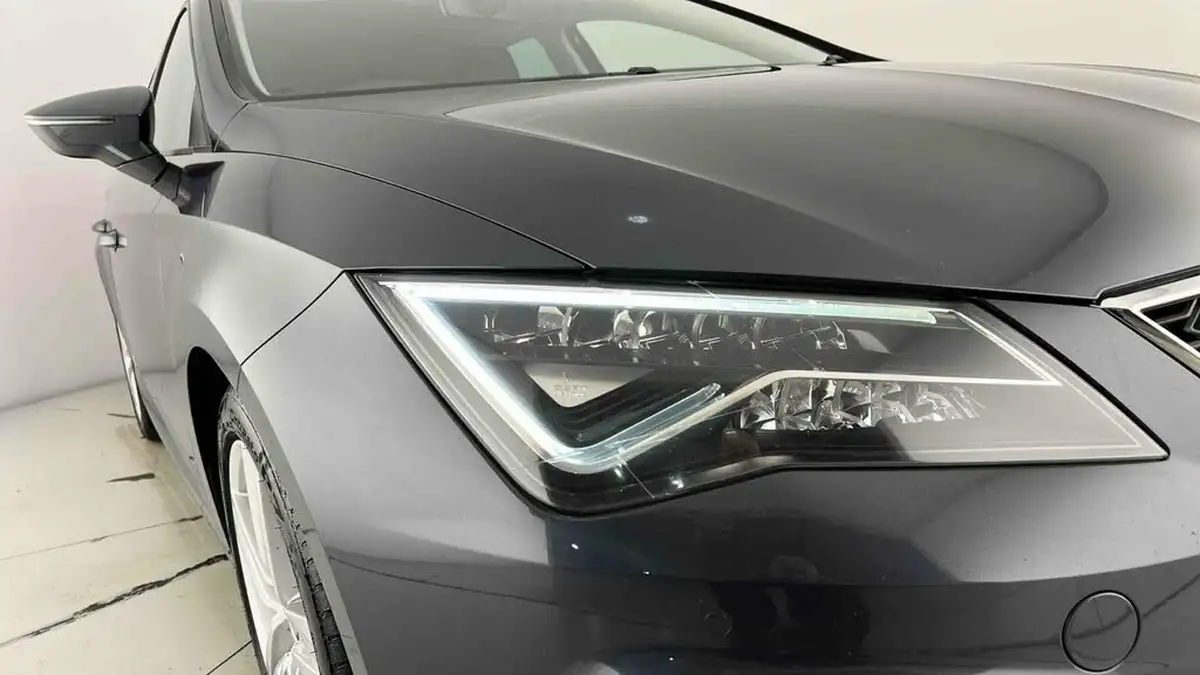 2019-seat-leon-20-tsi-fr-hatchback-big-23