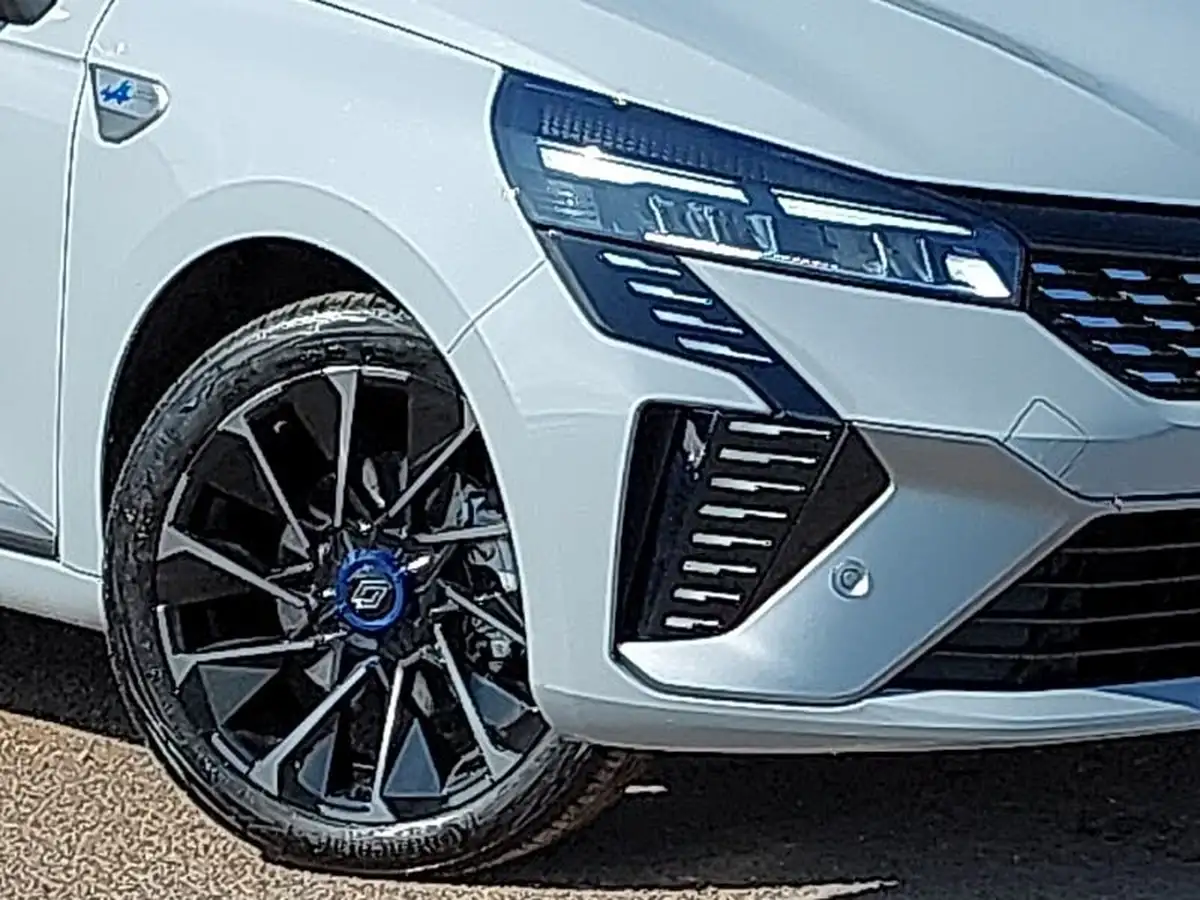 2024-renault-clio-16-esprit-alpine-big-8