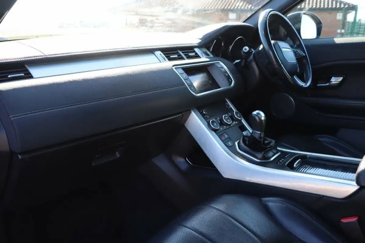 2015-land-rover-range-rover-evoque-20td4-se-tech-ss-hatchback-5d-big-18
