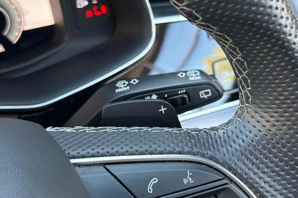 2021-audi-q8-30-50-tdi-s-line-big-48