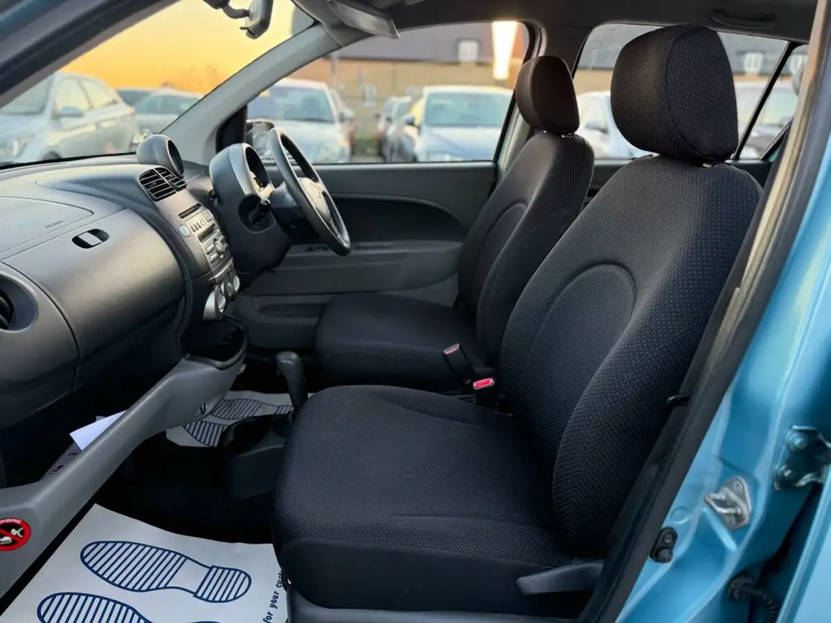 2007-daihatsu-sirion-13-se-auto-big-11