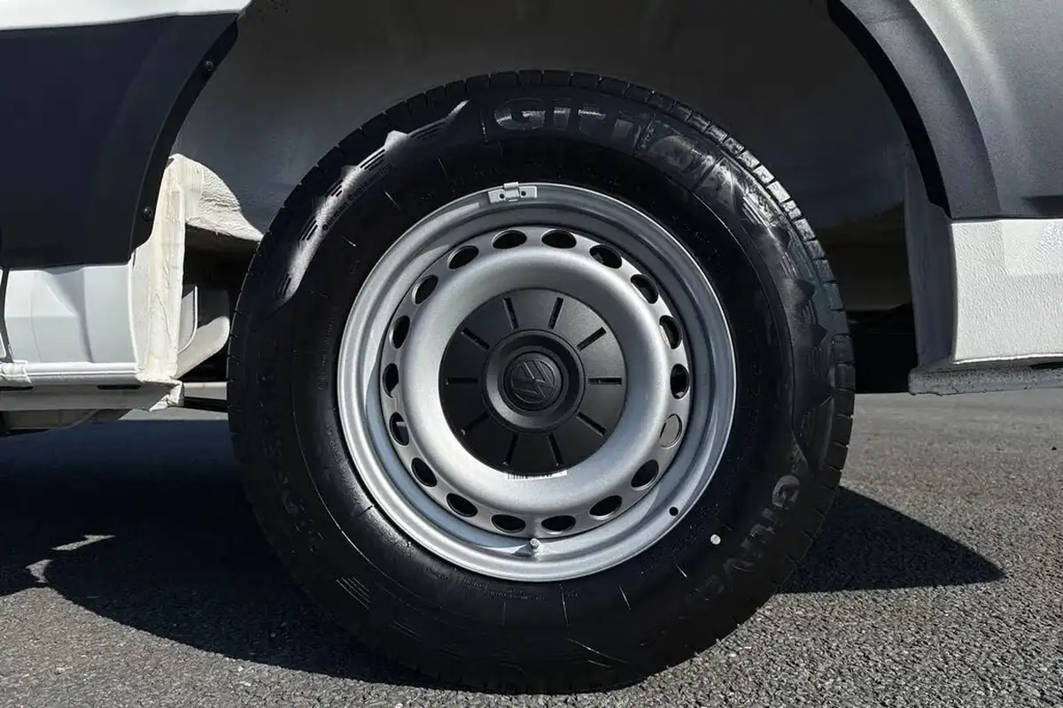 2024-volkswagen-crafter-20tdi-cr35-mwb-commerce-plus-140pseu6d-big-10