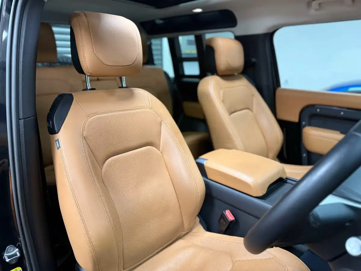 2022-land-rover-90-defender-30-d250-hse-big-32