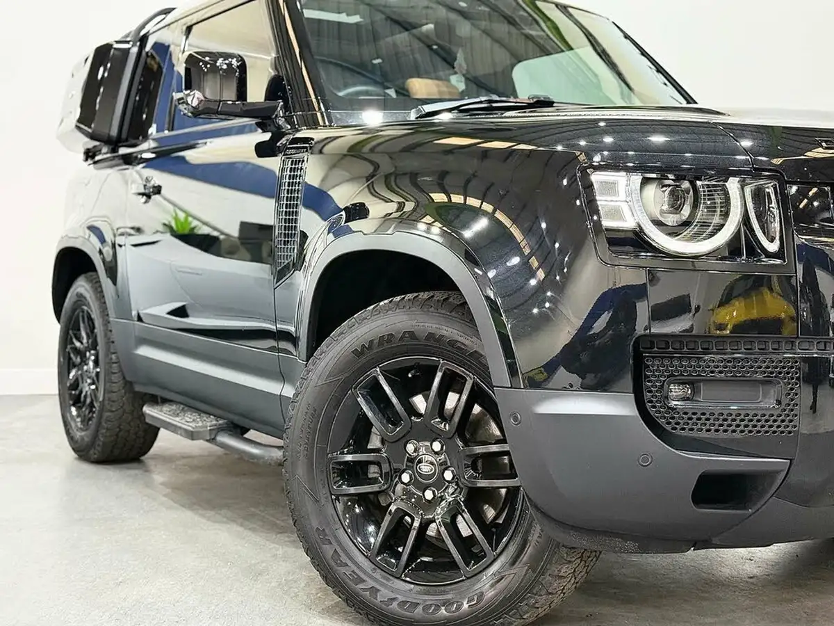 2022-land-rover-90-defender-30-d250-hse-big-8