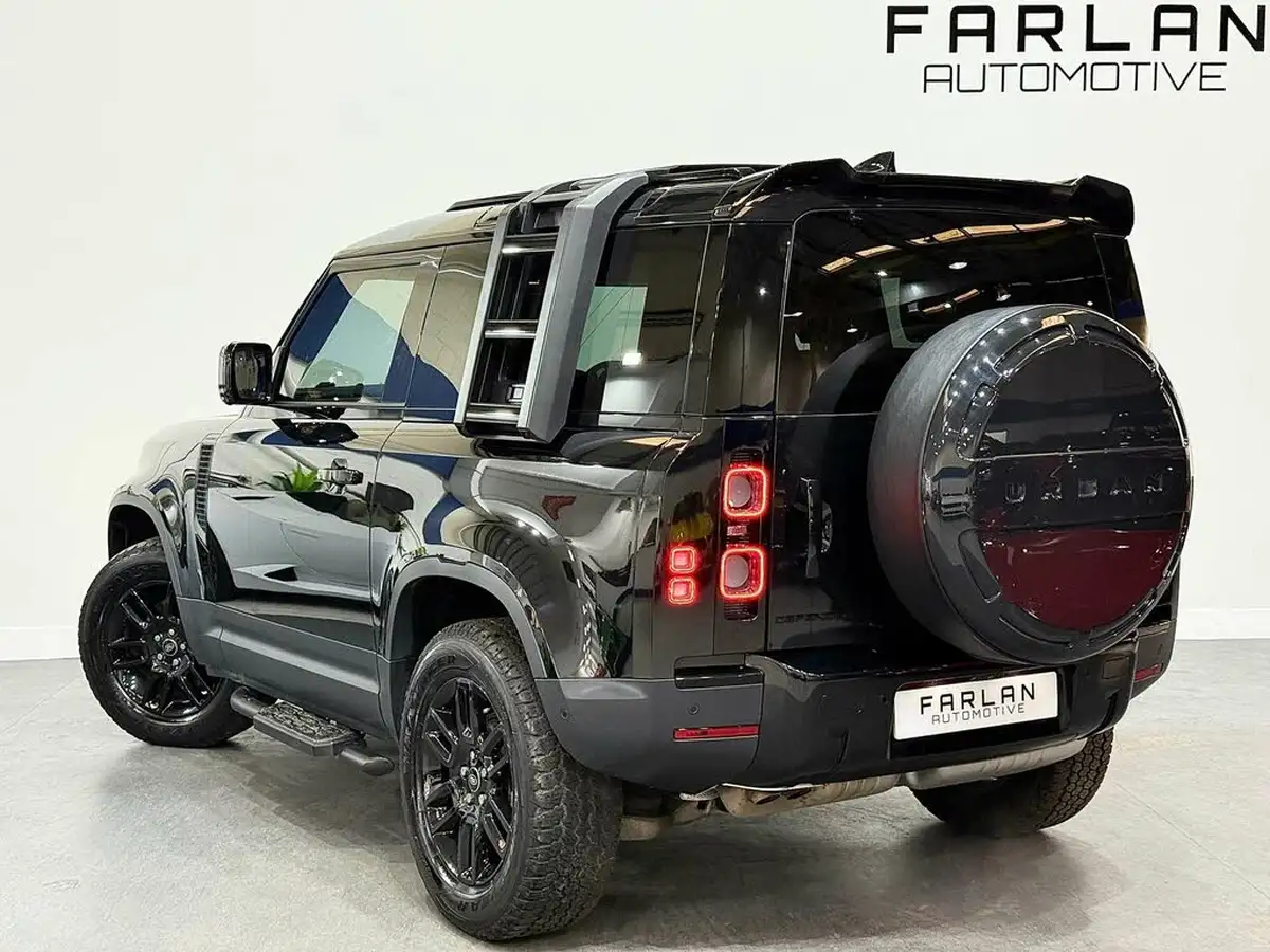 2022-land-rover-90-defender-30-d250-hse-big-4