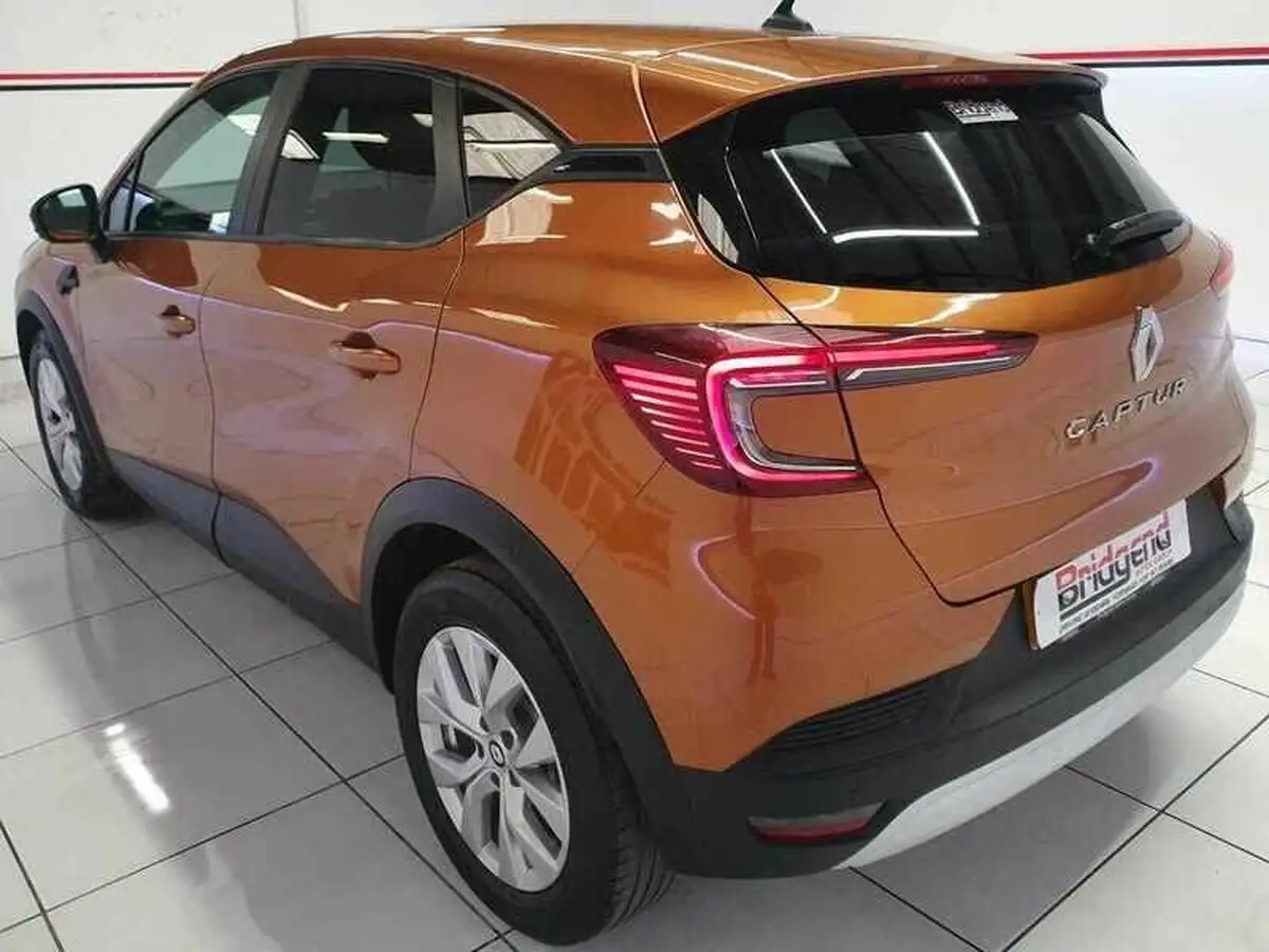 2021-renault-captur-10-tce-iconic-edition-big-3