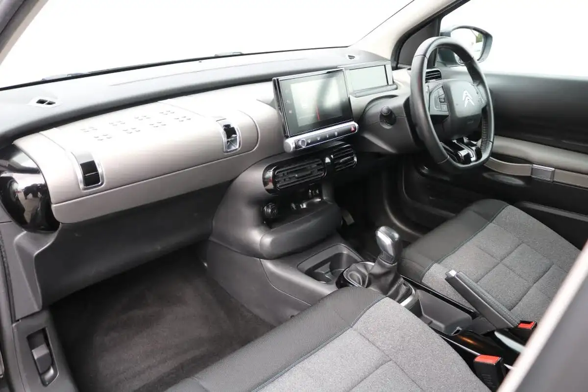 2018-citroen-c4-cactus-12-puretech-feel-110ps-big-13