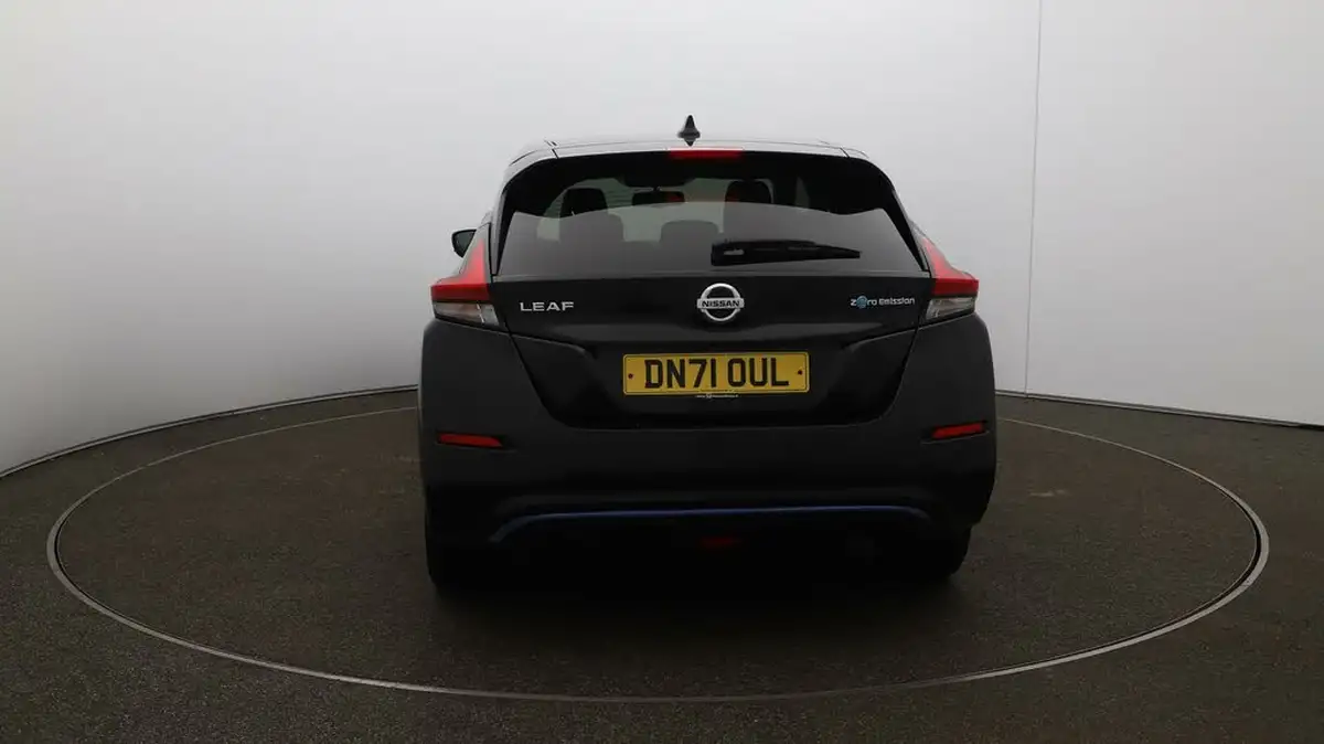 2021-nissan-leaf-e-tekna-big-51