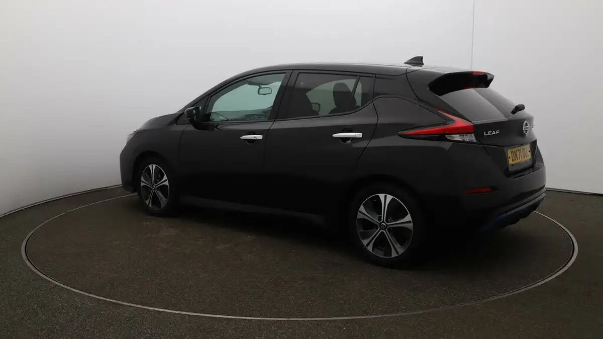 2021-nissan-leaf-e-tekna-big-27