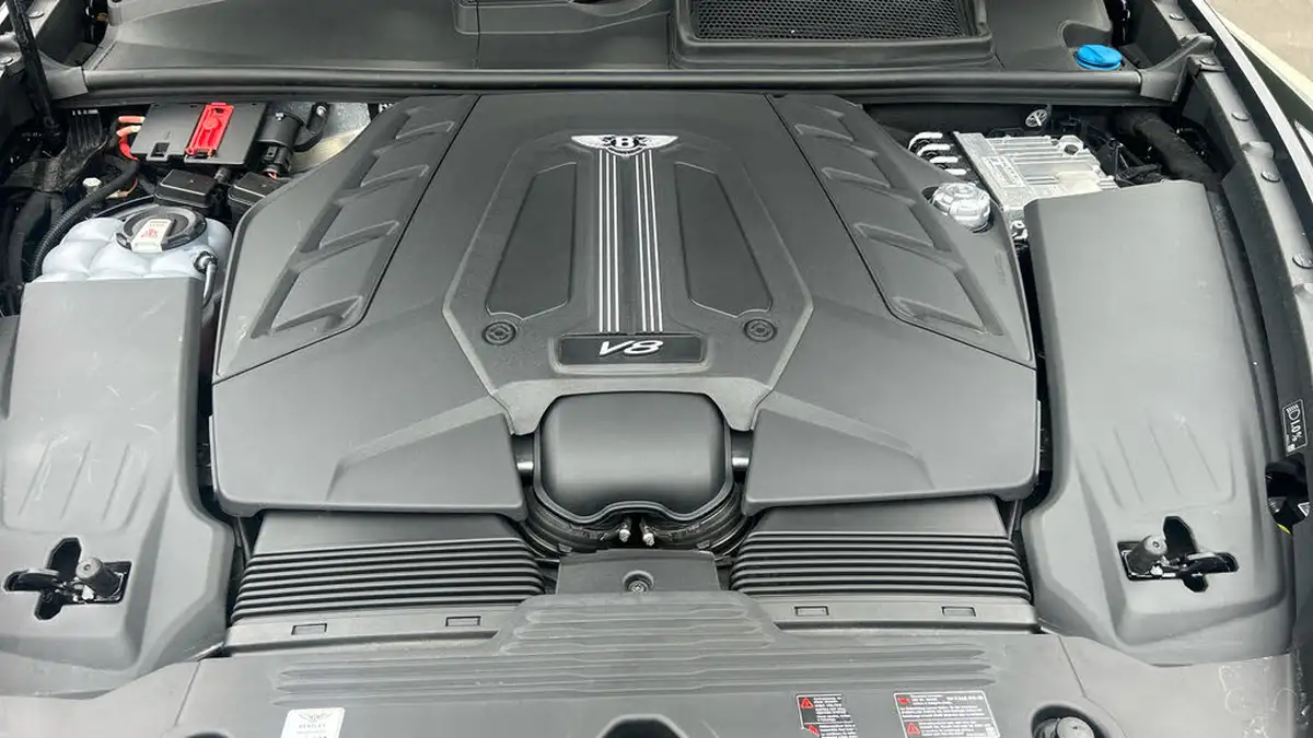 2023-bentley-bentayga-40-v8-extended-wheelbase-azure-big-11