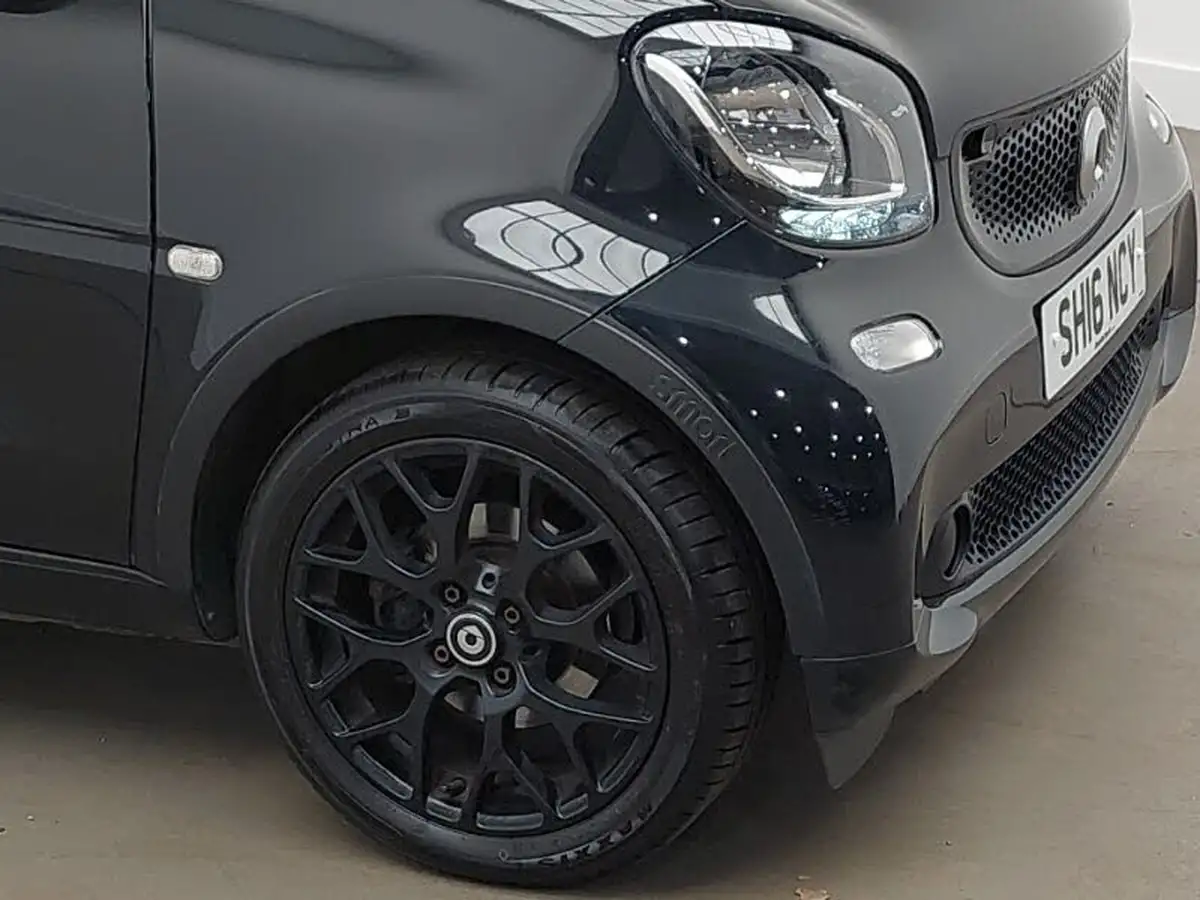 2016-smart-fortwo-10-edition-black-big-8