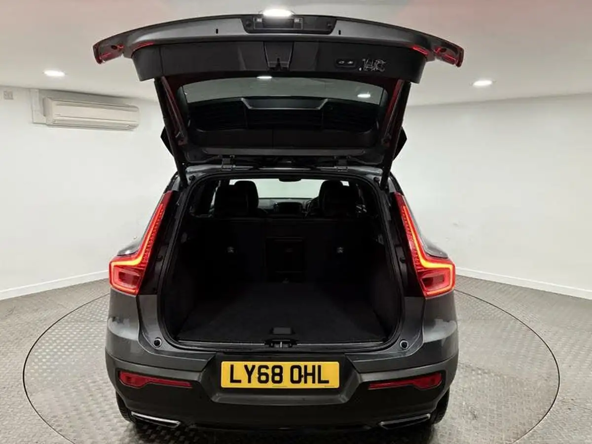 2019-volvo-xc40-20td-d3-r-design-awd-geartronic-big-36