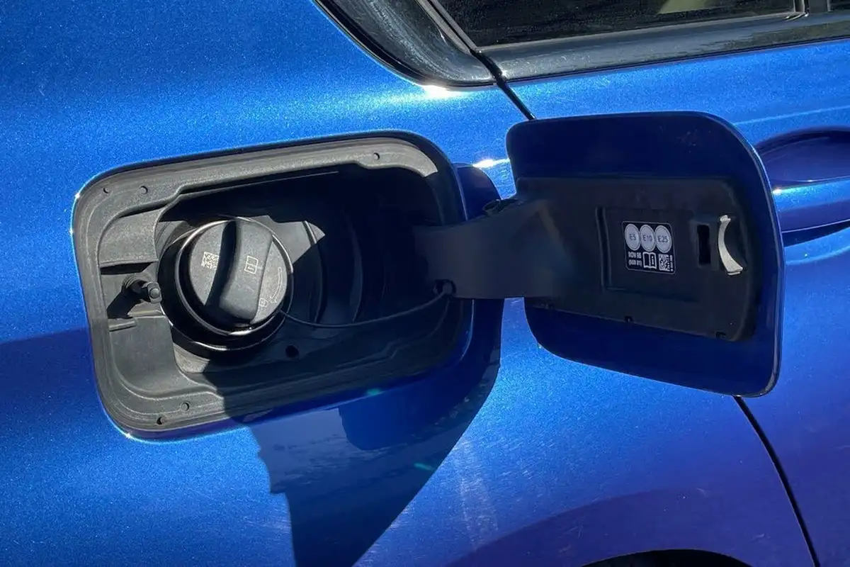2020-bmw-3-series-20-330e-m-sport-saloon-4d-big-17