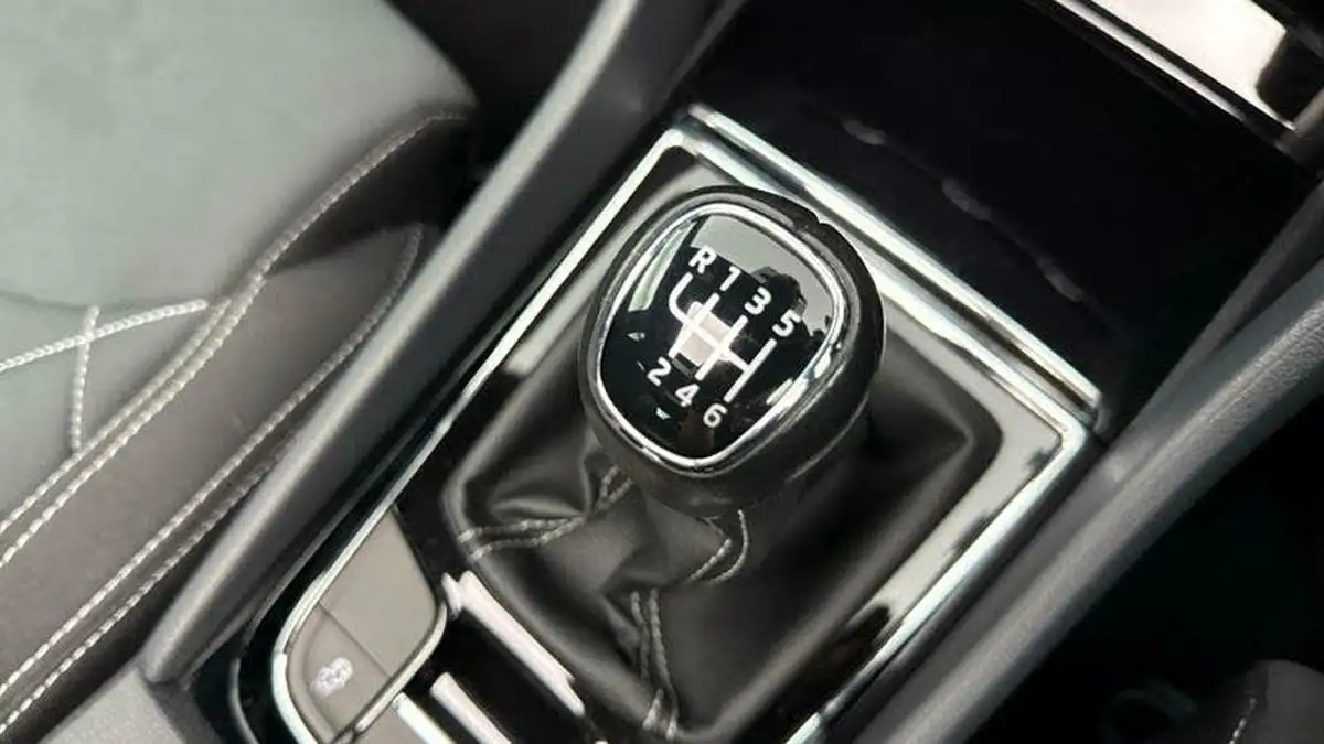 2022-skoda-karoq-15-tsi-sportline-big-11