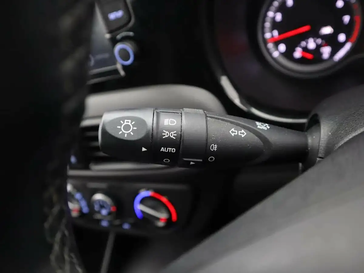 2021-hyundai-i10-12-se-connect-auto-big-20
