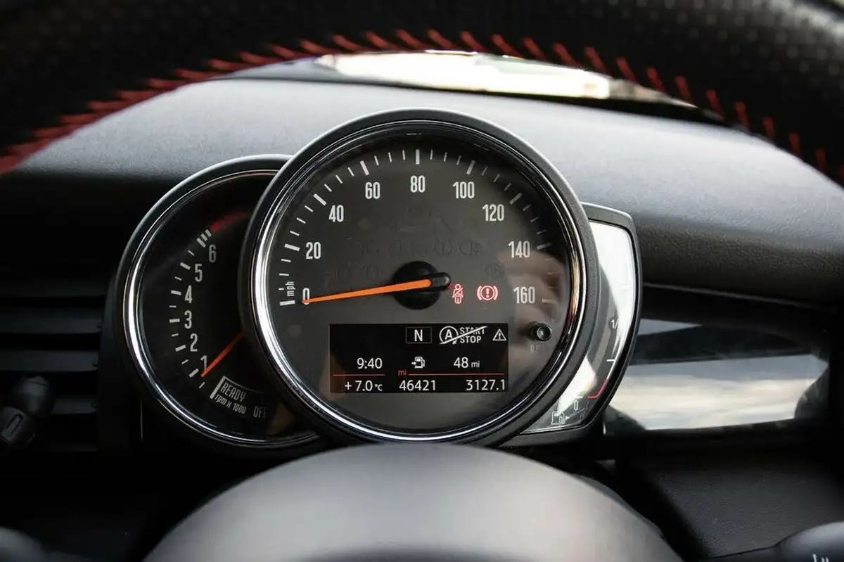 2018-mini-cooper-20-cooper-s-series-ii-ss-hatchback-3d-big-14