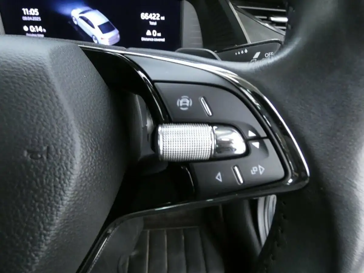 2021-skoda-octavia-big-13