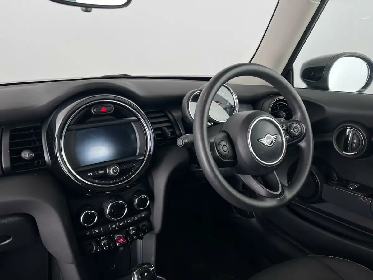 2019-mini-cooper-15-cooper-classic-hatchback-3d-auto-big-19