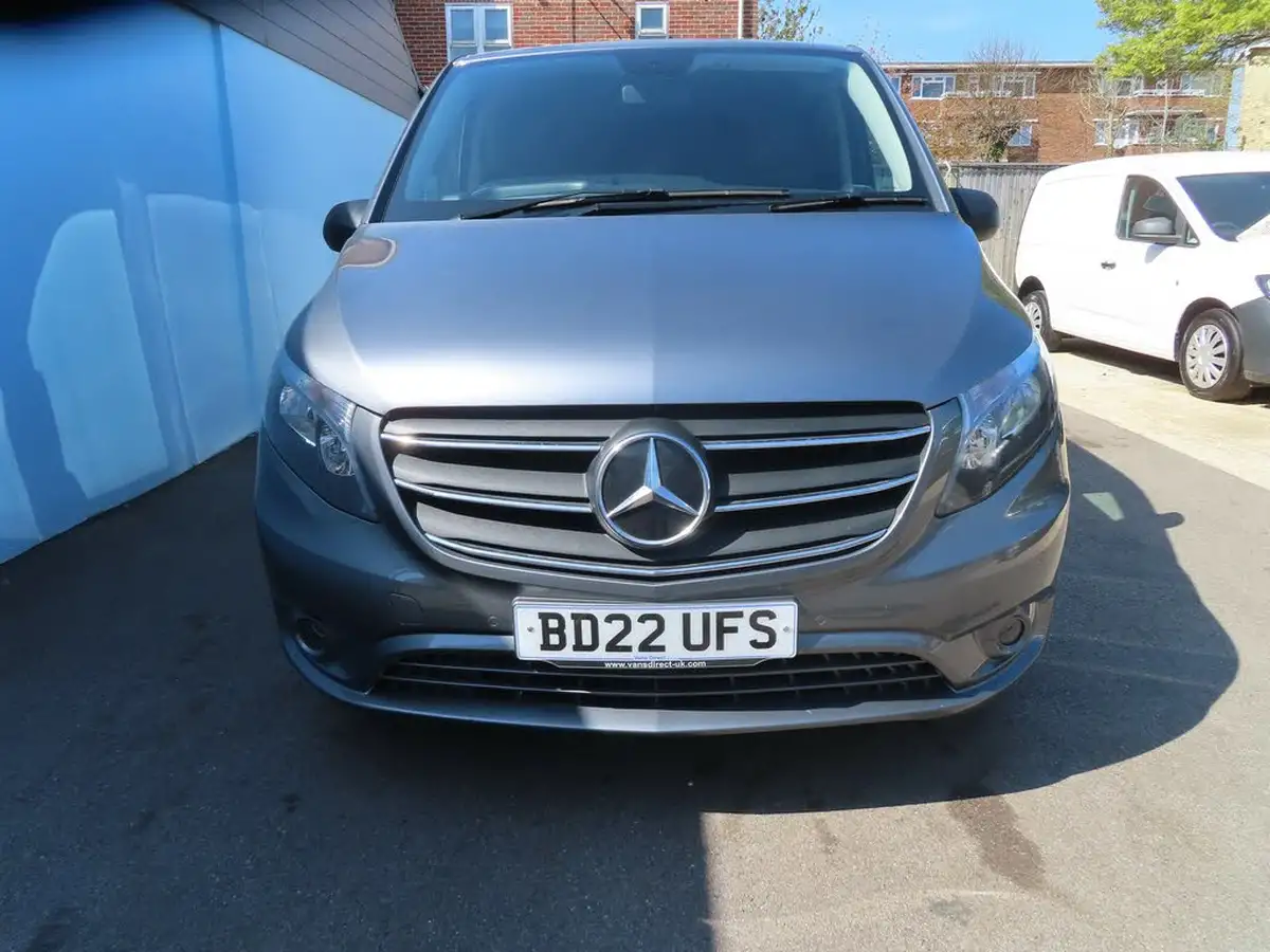 2022-mercedes-benz-vito-big-2