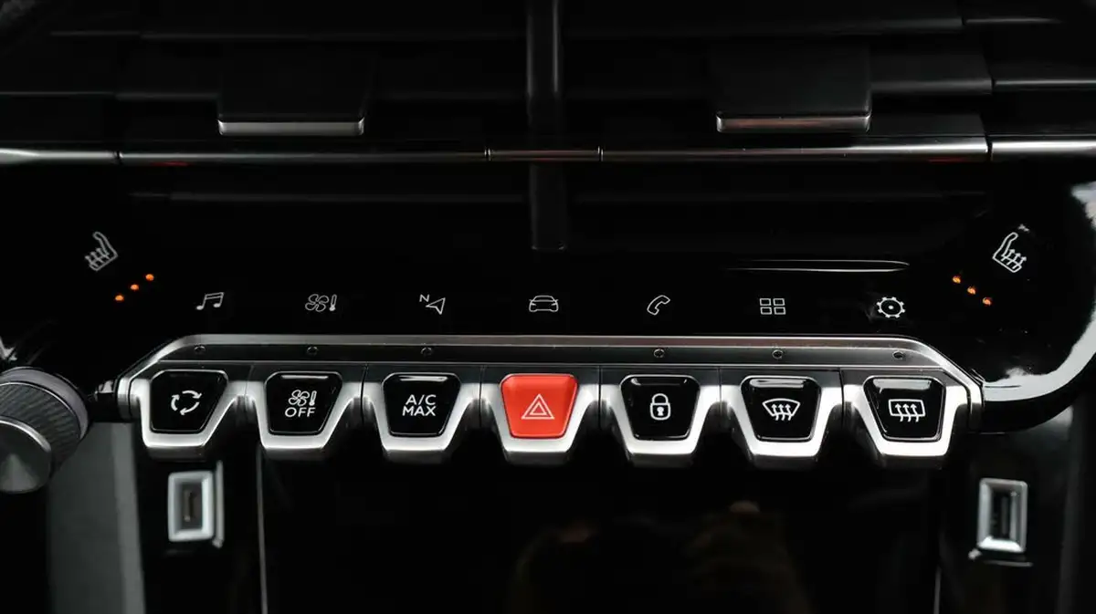 2021-peugeot-2008-suv-12-puretech-gt-big-29