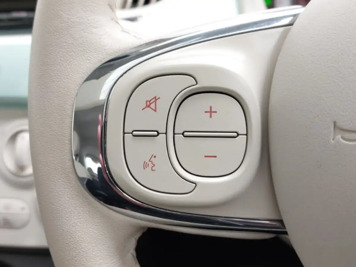 2018-fiat-500-12-lounge-big-17