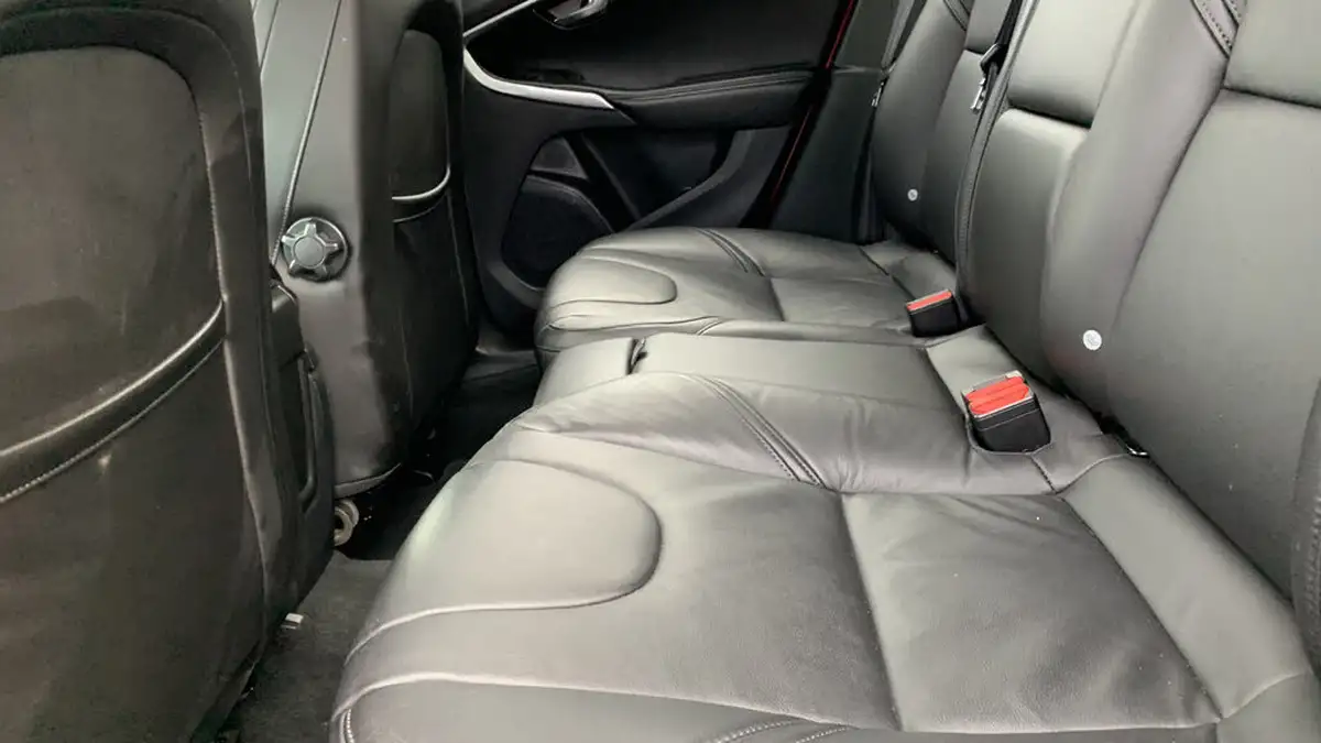 2019-volvo-v40-15-t2-inscription-big-32