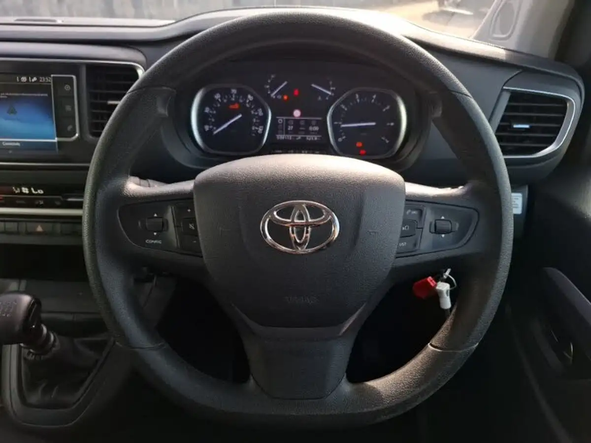 2021-toyota-proace-verso-15d-shuttle-l1-big-11