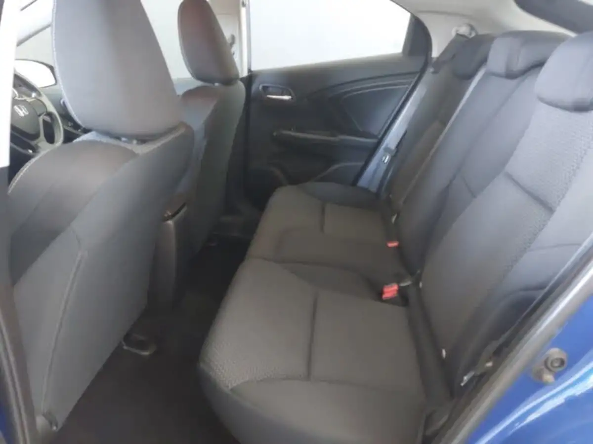 2016-honda-civic-16-i-dtec-s-1-cd-hatchback-big-5