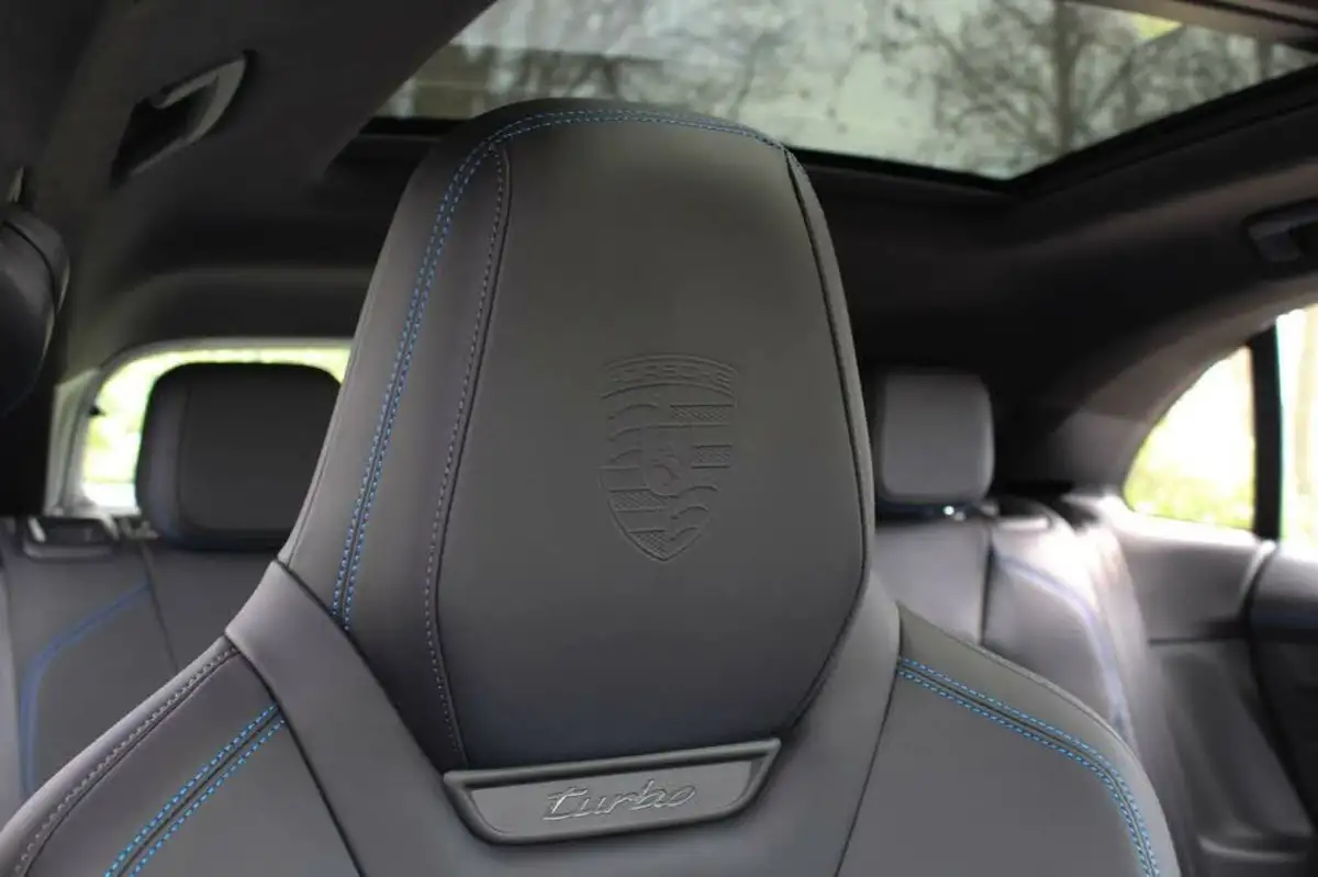 2024-porsche-macan-e-turbo-electric-big-6