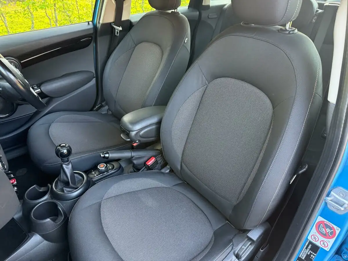 2015-mini-cooper-12-one-ss-5d-big-17
