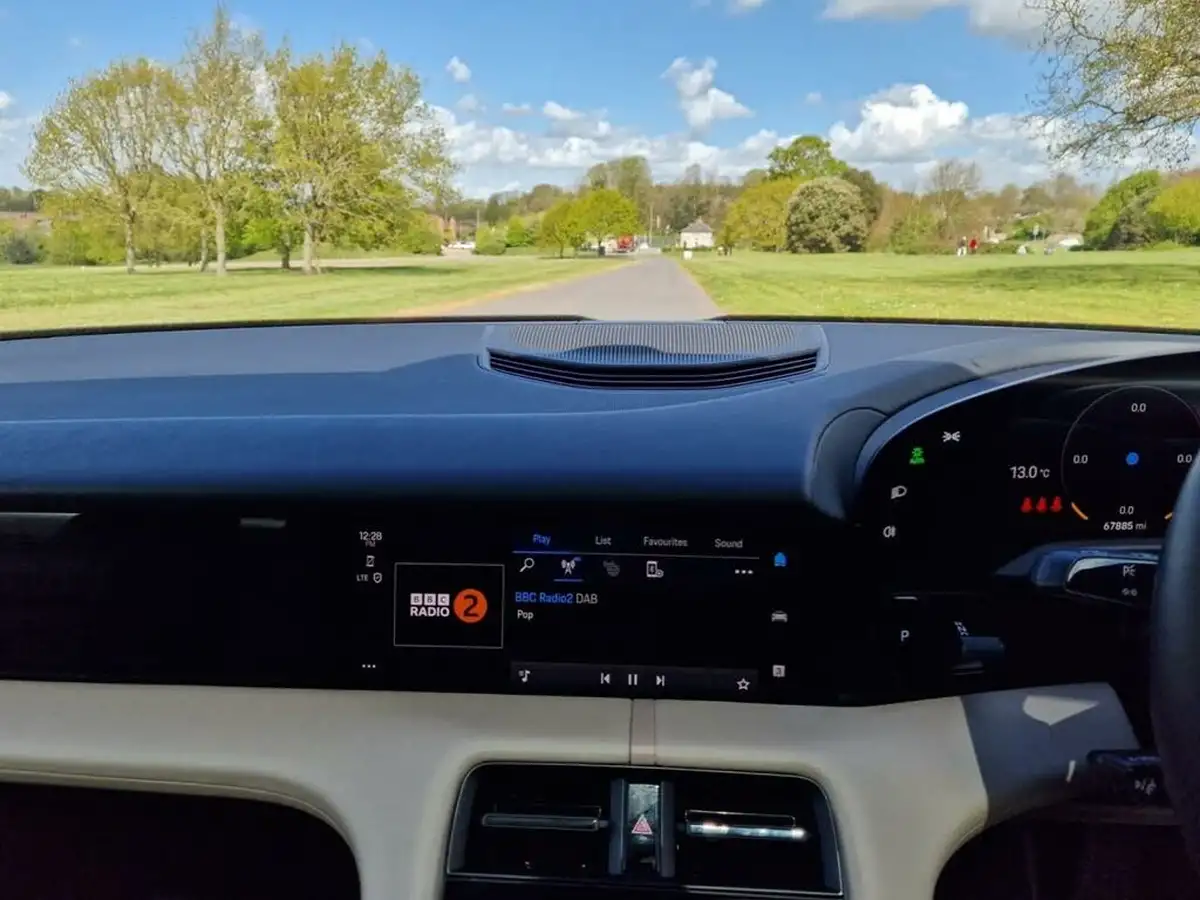 2020-porsche-taycan-e-4s-571ps-performance-battery-plus-big-16