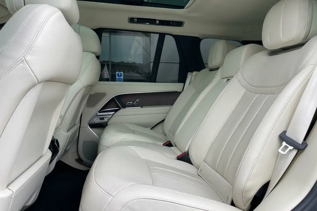 2023-land-rover-range-rover-30-p440e-autobiography-big-43