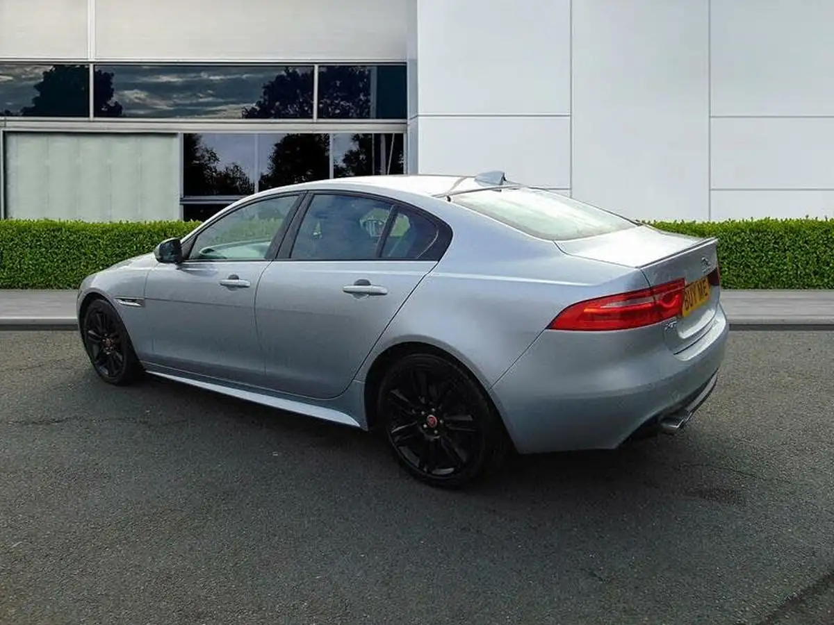 2016-jaguar-xe-20d-r-sport-180ps-big-3