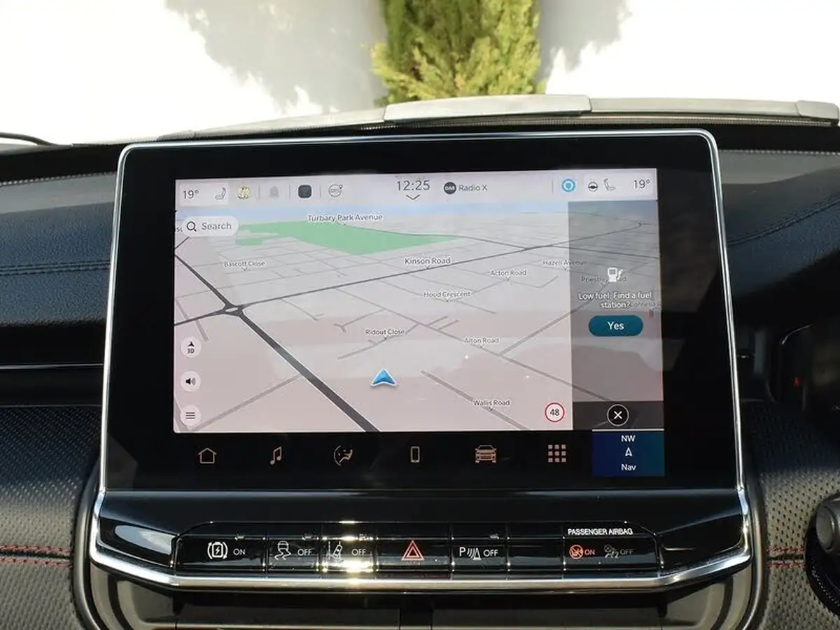 2023-jeep-compass-13-gse-trailhawk-big-10